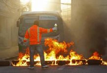 Trabajadores retoman paro portuario en Chile chile