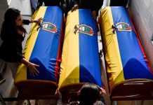 Ecuador: Rinden honores a periodistas asesinados en frontera de Colombia feretros