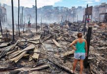 Voraz incendio consume más de 600 casas en Brasil incendio
