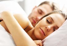 ¡Impactante!… Conocé los beneficios de dormir desnudo en pareja pareja