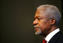 Presidente de Francia recordó «mirada tranquila y resuelta» de Kofi Annan ex secretario de la onu