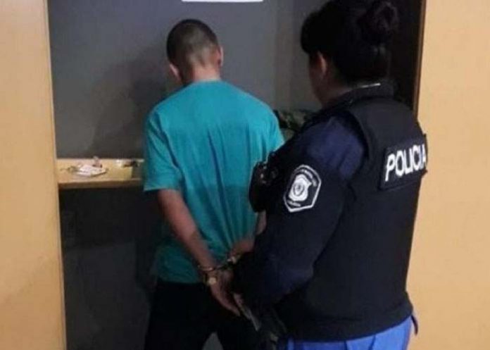 hombre detenido