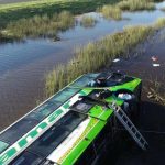 Bus lleno de pasajeros se vuelca y deja tres muertos en Argentina argentina