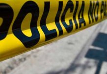 México: Narcos fusilan a seis hombres y dejan cadáveres en carretera policia