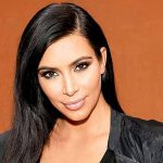 Kim Kardashian cambia de look y sorprende con sexy transparencia kim kardashian