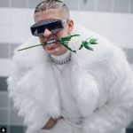 Video: El «Conejo malo» causa terror al revelar secretos de su fama bad bunny