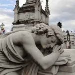 Sepulturero salvadoreño narra encuentros con almas en pena cementerio