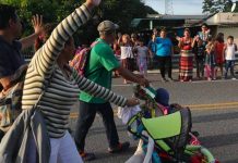 Migrantes recuperan fuerzas para continuar su viaje a EEUU caravana de migrantes