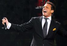 VIDEO: Luis Miguel por poco y deja los dientes en el escenario luis miguel