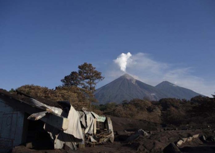 Untitled-1_DSqigms volcan de fuego