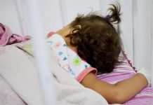 Niña de tres años grave tras ser violada en cañaveral de Perú nina enferma