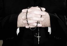 Investigan a sacerdote por abuso sexual en Iglesia Católica de Chile sacerdote