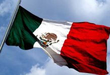 Mexicanos en vilo por elecciones presidenciales y fútbol mexico