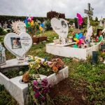 Papa rezó por los niños no nacidos por el Día de Todos los Santos cementerio