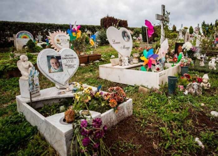 Untitled-1_LIoBySy cementerio