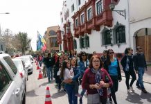 Docentes realizan paro nacional y protestan contra Presidente de Chile chile