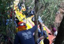Bus cae a barranco y deja 9 muertos en Ecuador accidente