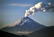 Ecuador: Volcán Reventador registra explosiones y lanza gases volcan