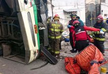 Vuelco de autobús deja 4 muertos y 31 heridos en Ecuador accidente de transito
