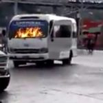 Prenden fuego a bus en protesta por alza de pasaje en Honduras protestas