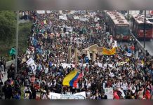 Estudiantes y trabajadores protestan contra reforma tributaria en Colombia colombia