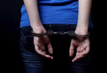 Costa Rica: Detienen a proxeneta que tenía negocio de mampara mujer detenida