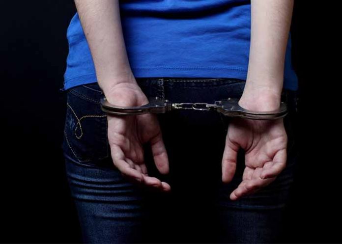 Untitled-1_Y1xoBZ0 mujer detenida