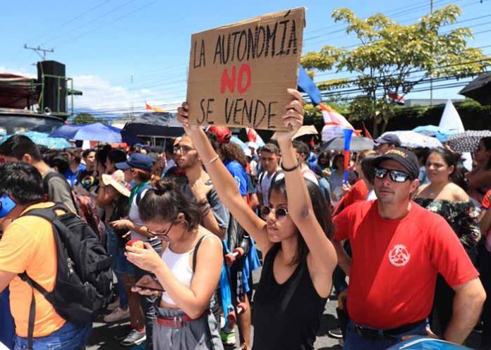 Untitled-1_YMHLQbC universitarios