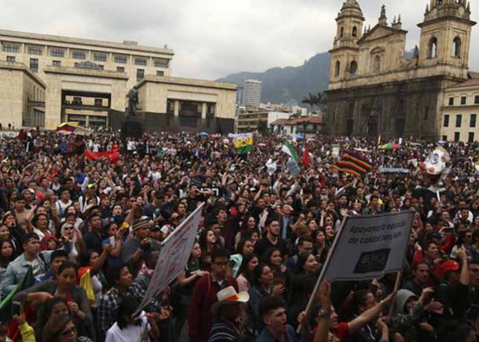 Untitled-1_aHN5UI0 estudiantes