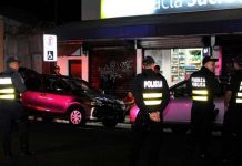 Costa Rica: Detienen a cuatro hombres con 15 mil dólares en maletín policia