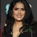 Salma Hayek sorprende a fans con tentadoras curvas (FOTOS) actriz