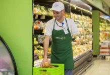 Walmart ofrece plazas para 100 personas con capacidades diferentes joven costarricense