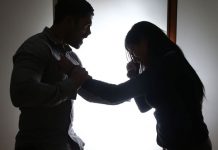 Peruano «endemoniado» mordió la mejilla a su mujer tras discusión violencia contra la mujer