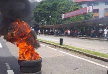 Protestan y bloquean carretera principal por recorte presupuestario en Panamá panama