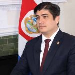 Presidente de Costa Rica pide aprobar reforma fiscal en medio de crisis presidente