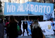 Argentinos piden frenar ley del aborto argentina