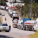Costa Rica: Conductores hacen enormes filas para cargar combustible costa rica