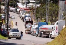 Costa Rica: Conductores hacen enormes filas para cargar combustible costa rica