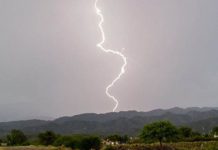 Bolivia: Potente rayo cae en choza y mata a un hombre y a sus cuatro hijos rayo