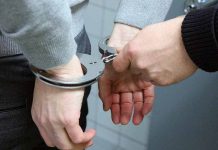 Detienen en Brasil a turista gringo por racista