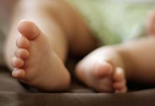 Bebé resucita dentro de iglesia y causa impacto en Honduras bebe