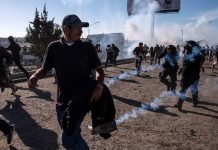 México pide investigación ante uso de bombas lacrimógenas en frontera caravana de migrantes