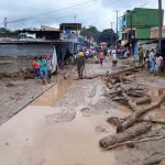 Colombia: Envían 10 mil galones de agua potable a damnificados por lluvias inundaciones