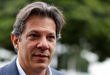 Haddad denunció a Bolsonaro por crear organización que difunde noticias falsas candidato