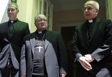 Enviado del Vaticano recibe a víctimas de abuso en Chile chile