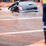 Un sumidero ‘se traga’ un vehículo en Sudáfrica (Video) sudafrica