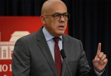Gobierno de Venezuela restablece servicios de agua y luz caracas