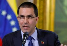 Arreaza denuncia detención de tres diplomáticos en Colombia venezuela