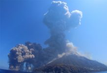 Volcán Estrómboli entra en erupción en Italia italia