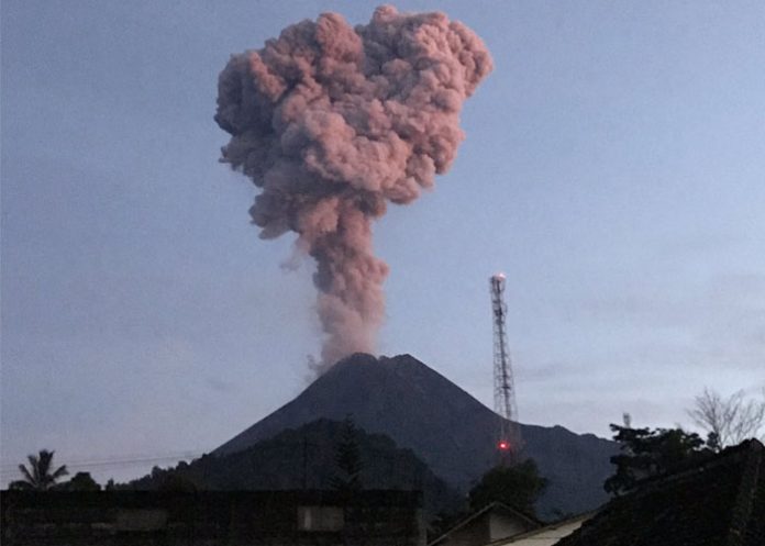 Volcan_Indonesia monte merapi